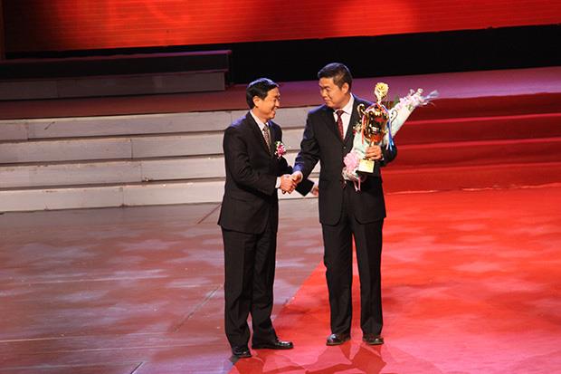 海利爾藥業集團獲“富民興農標桿企業”殊榮