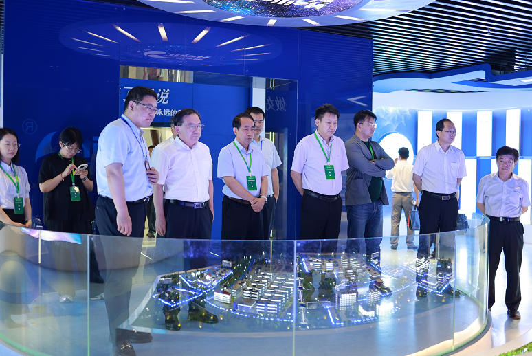 校企攜手 共贏未來——實踐基地考察團專家一行來集團參觀交流